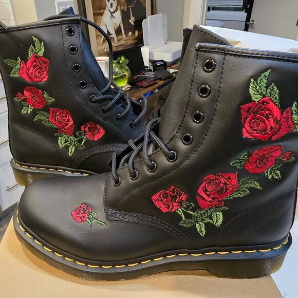 Dr. Martens Other - Dr Martens 1460 Vonda 8 Eye Lace Up Rose Embroidered COMBAT BOOTS MENS SIZE 10